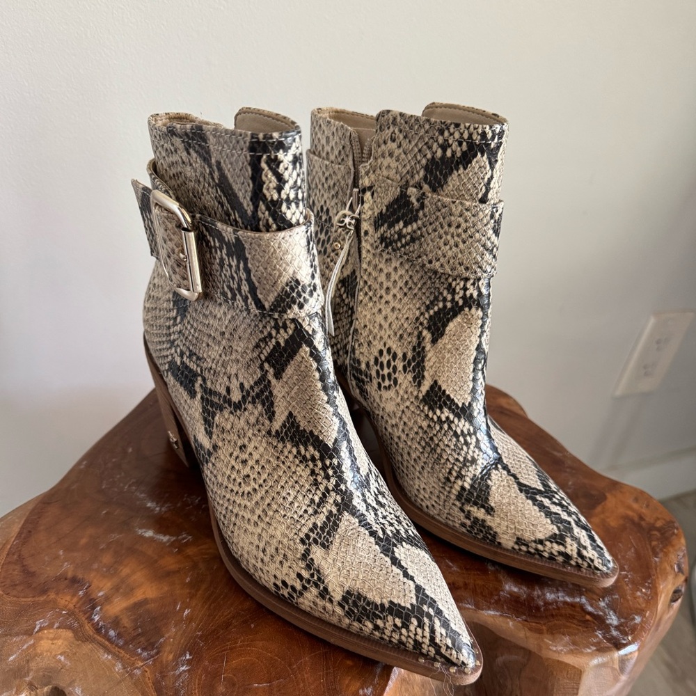 SAM EDELMAN Leonia Snakeskin Embossed Leather Booties Beige & Grey Pointed Toe 5 - Picture 4 of 11